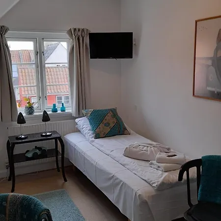 Femmasteren Hotel & Hostel Hotell 3*