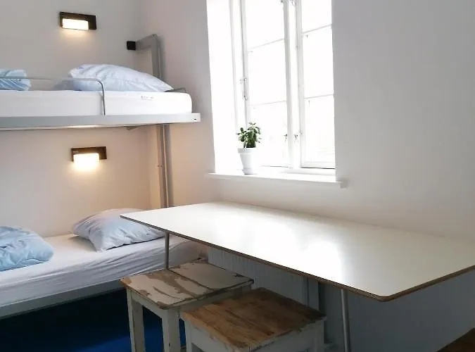 Femmasteren Hotel & Hostel Hotell