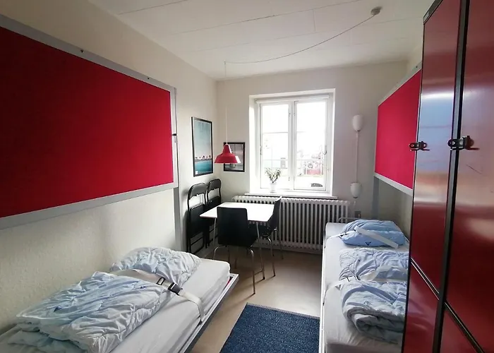 Femmasteren Hotel & Hostel Hotell 3*