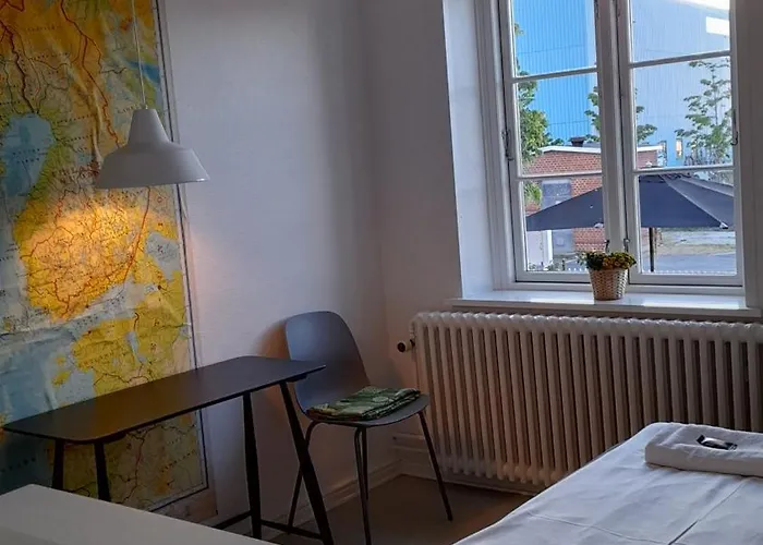 Femmasteren Hotel & Hostel