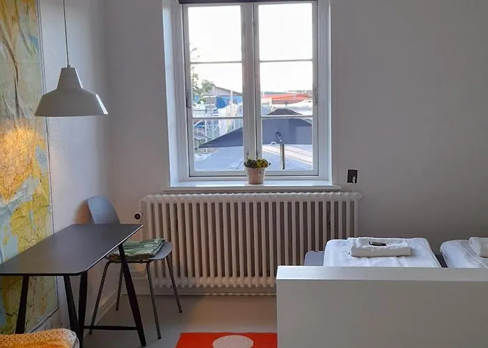 Femmasteren Hotel & Hostel Hotell 3*